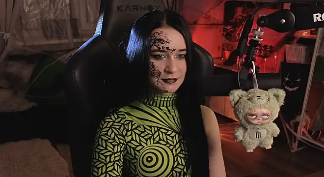 KiraLiLime online show from 10/31/25, 04:30