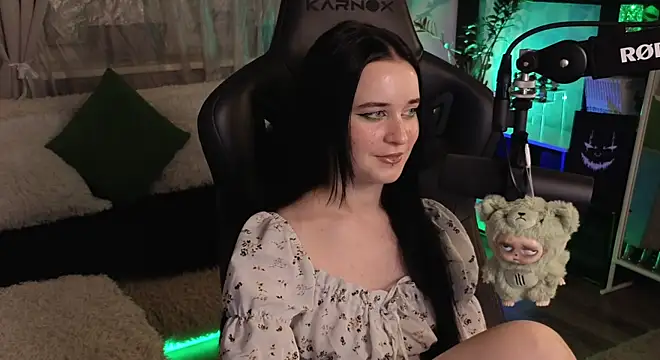 KiraLiLime online show from 11/04/25, 10:20