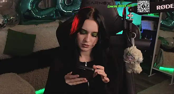 KiraLiLime online show from 12/19/25, 07:21