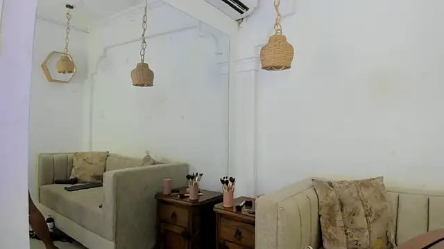 nataly velez online show from 10/01/25, 02:56