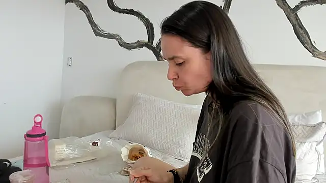 BridgetRodriguez online show from 01/26/25, 06:37