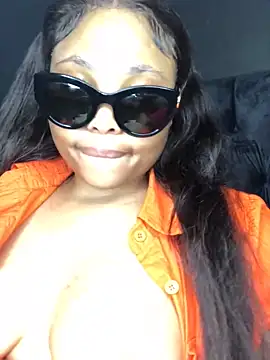 Anaelle24 online show from 02/13/25, 05:22