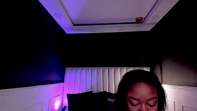 Snapshot of mia_schwarz chatting on 04/24/26, 11:34 mia schwarz online show from 04/24/26, 11:34