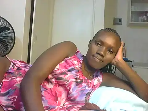 Snapshot of Slimthick900 chatting on 01/22/25, 07:56 Slimthick900 online show from 01/22/25, 07:56