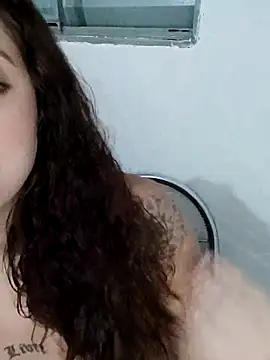 Snapshot of Sweet-diamondxxx chatting on 12/05/24, 10:23 Sweet-diamondxxx online show from 12/05/24, 10:23