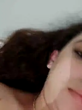 Snapshot of Sweet-diamondxxx chatting on 01/17/25, 06:15 Sweet-diamondxxx online show from 01/17/25, 06:15