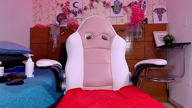 aisha sh online show from 09/12/25, 11:54