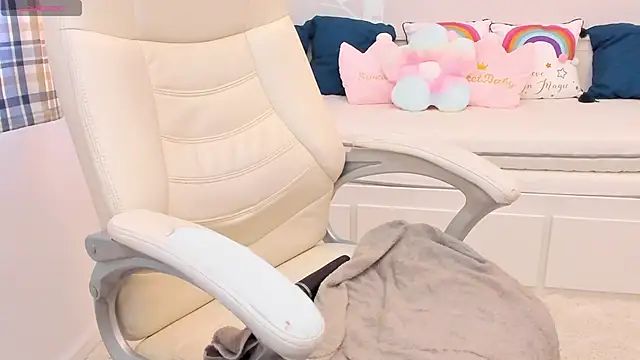 AniaGray online show from 12/23/24, 09:59