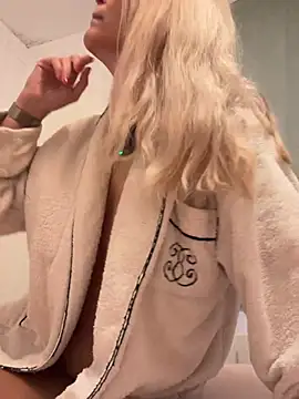 EmyLana online show from 01/13/26, 09:03