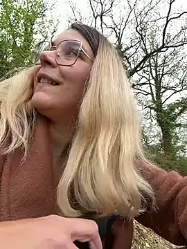 EmyLana online show from 04/12/26, 07:57