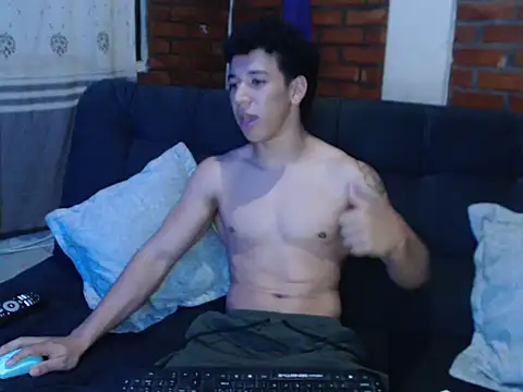 Snapshot of ethan_noir chatting on 12/30/24, 04:31 ethan noir online show from 12/30/24, 04:31