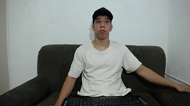 Snapshot of ethan_noir chatting on 02/12/25, 06:19 ethan noir online show from 02/12/25, 06:19