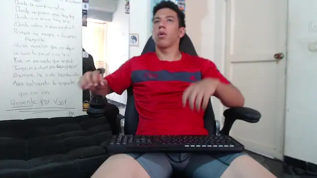 Snapshot of ethan_noir chatting on 02/07/26, 07:50 ethan noir online show from 02/07/26, 07:50