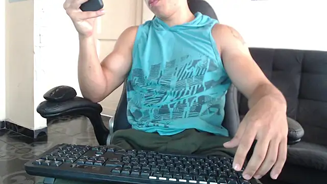 Snapshot of ethan_noir chatting on 03/03/26, 05:52 ethan noir online show from 03/03/26, 05:52