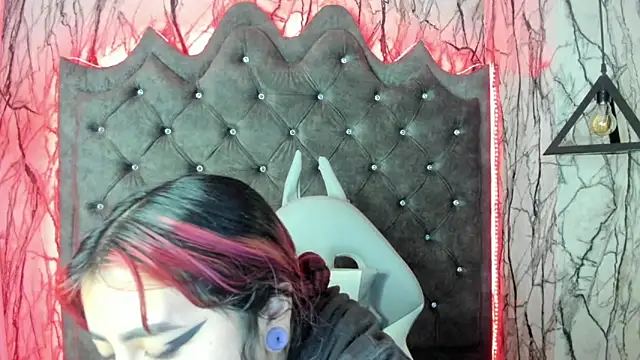 larissa01  online show from 02/10/25, 03:24