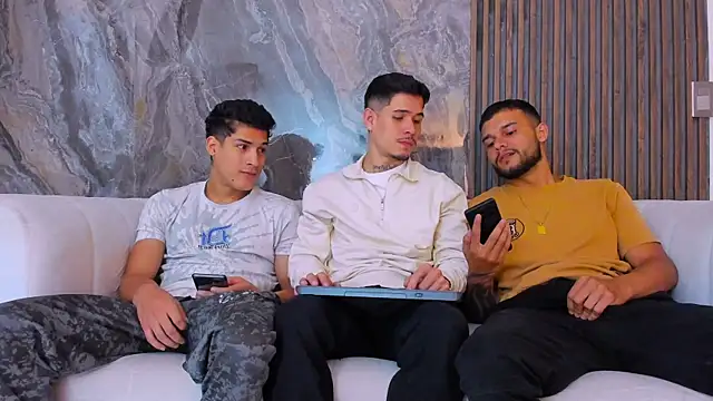 hot day online show from 11/10/25, 08:30