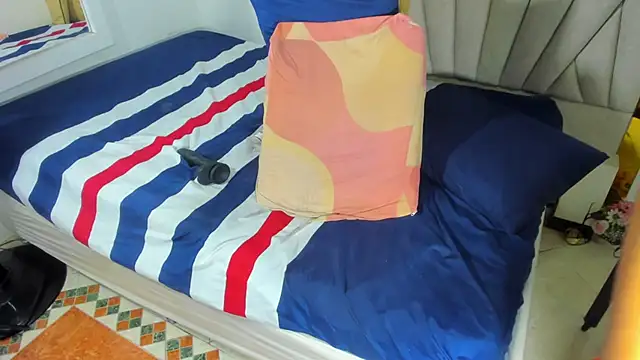 Evelonga 707 online show from 02/13/25, 10:00