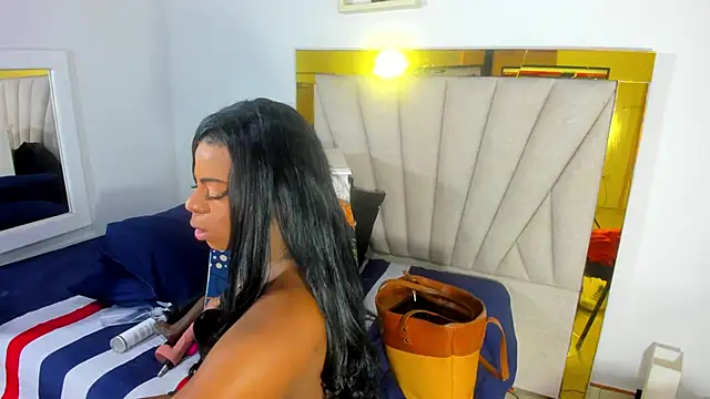 Evelonga 707 online show from 03/08/25, 07:09