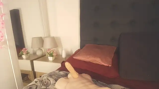 Evelonga 707 online show from 04/08/26, 07:14