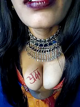 Snapshot of Savita_hotmom chatting on 02/13/26, 06:15 Savita hotmom online show from 02/13/26, 06:15