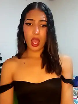 Snapshot of Lanna_hott_ chatting on 12/22/24, 01:33 Lanna hott  online show from 12/22/24, 01:33