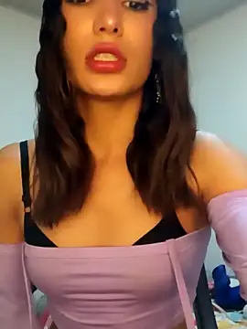 Snapshot of Lanna_hott_ chatting on 01/07/25, 03:23 Lanna hott  online show from 01/07/25, 03:23