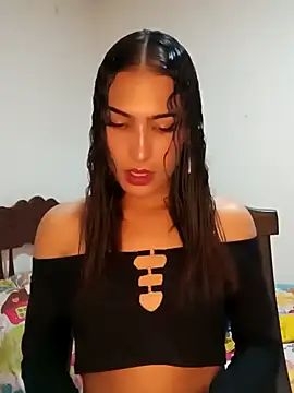 Snapshot of Lanna_hott_ chatting on 01/21/25, 01:32 Lanna hott  online show from 01/21/25, 01:32