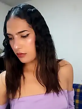 Snapshot of Lanna_hott_ chatting on 03/15/25, 07:27 Lanna hott  online show from 03/15/25, 07:27