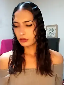 Snapshot of Lanna_hott_ chatting on 03/18/25, 12:58 Lanna hott  online show from 03/18/25, 12:58