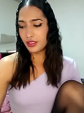 Snapshot of Lanna_hott_ chatting on 03/19/25, 03:40 Lanna hott  online show from 03/19/25, 03:40