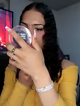 Snapshot of Lanna_hott_ chatting on 09/20/25, 08:21 Lanna hott  online show from 09/20/25, 08:21