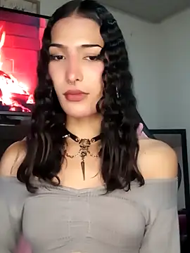 Snapshot of Lanna_hott_ chatting on 09/21/25, 10:44 Lanna hott  online show from 09/21/25, 10:44