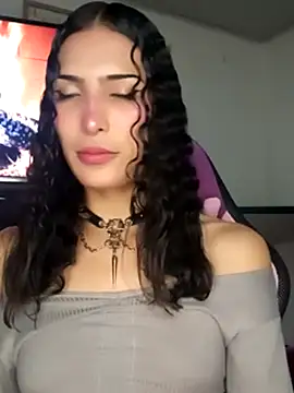 Snapshot of Lanna_hott_ chatting on 10/03/25, 11:02 Lanna hott  online show from 10/03/25, 11:02