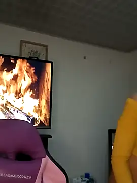 Snapshot of Lanna_hott_ chatting on 10/14/25, 07:25 Lanna hott  online show from 10/14/25, 07:25