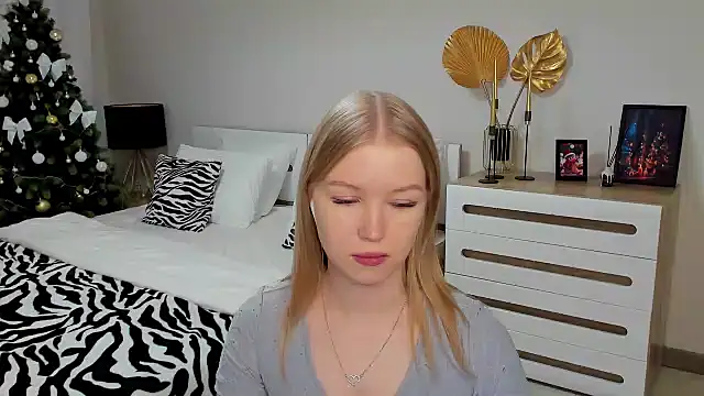 shy  lady online show from 12/16/24, 05:33