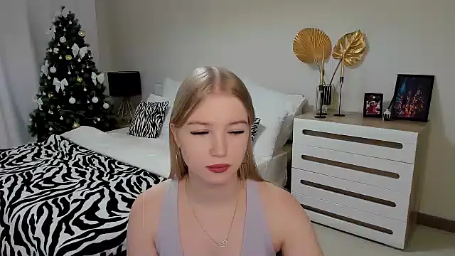 shy  lady online show from 12/28/24, 05:02