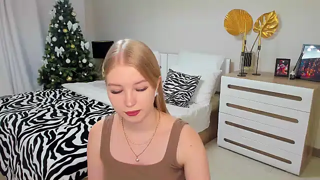 shy  lady online show from 12/30/24, 06:16