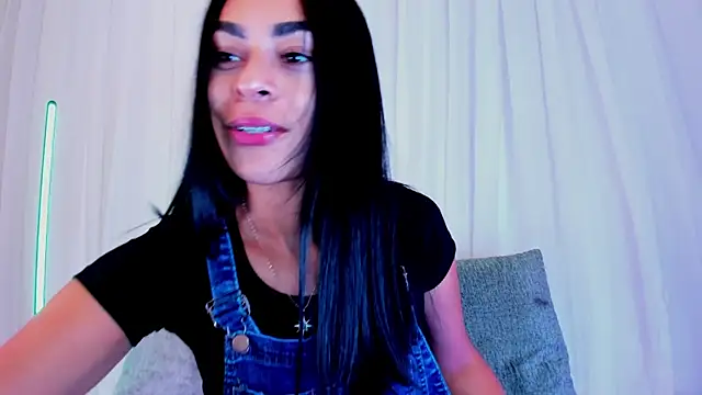 Snapshot of Yasiir_0229 chatting on 10/01/25, 03:56 Yasiir 0229 online show from 10/01/25, 03:56