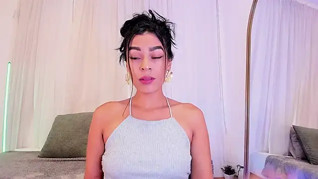 Snapshot of Yasiir_0229 chatting on 10/16/25, 05:19 Yasiir 0229 online show from 10/16/25, 05:19