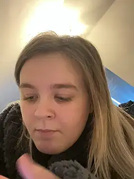 Snapshot of princess_blondex chatting on 01/15/25, 03:39 princess blondex online show from 01/15/25, 03:39