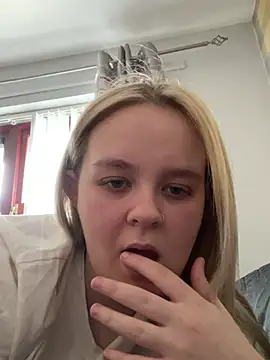 Snapshot of princess_blondex chatting on 03/07/25, 12:56 princess blondex online show from 03/07/25, 12:56