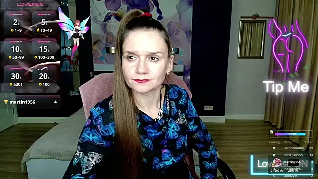 AriaGray online show from 10/14/25, 01:39