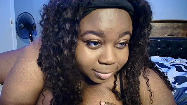 Snapshot of nastygal1999 chatting on 02/12/26, 04:07 nastygal1999 online show from 02/12/26, 04:07