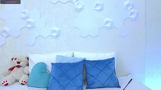 Lynna Sparks online show from 02/10/25, 03:57