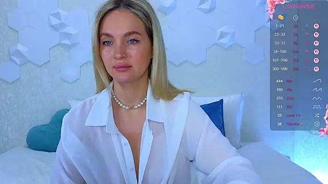 Lynna Sparks online show from 10/02/25, 02:18