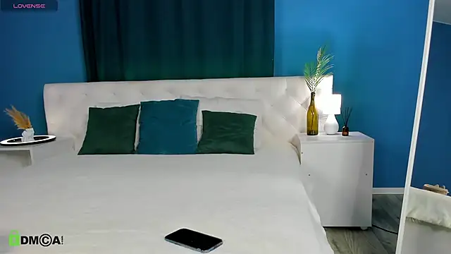 Eva  Lewis online show from 09/13/25, 01:05