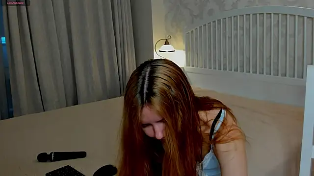 Eva  Lewis online show from 04/11/26, 04:06