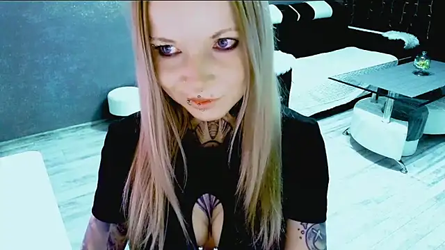 InesGold online show from 10/28/25, 08:18