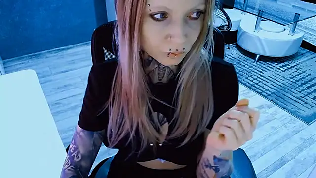 InesGold online show from 04/10/26, 03:28