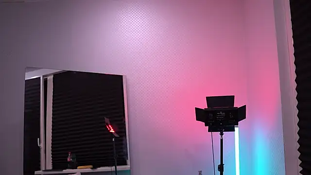 Bruno Banani online show from 10/27/25, 05:50